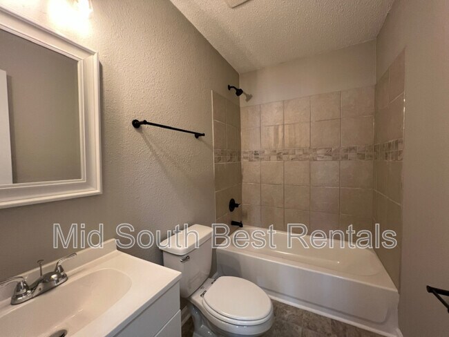 Building Photo - 2483 Dana Dr