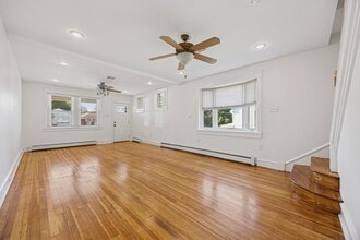 Building Photo - Charming 3-Bed Twin Home in the Heart of C...