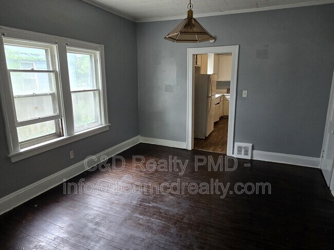 Building Photo - 378 E 156th St