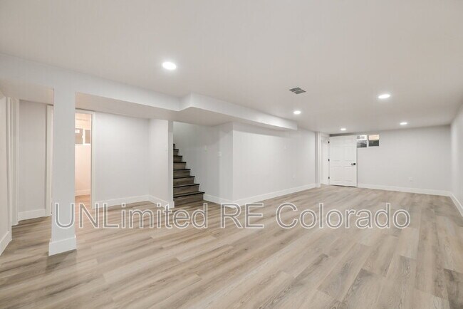 Building Photo - 1350 Troy St