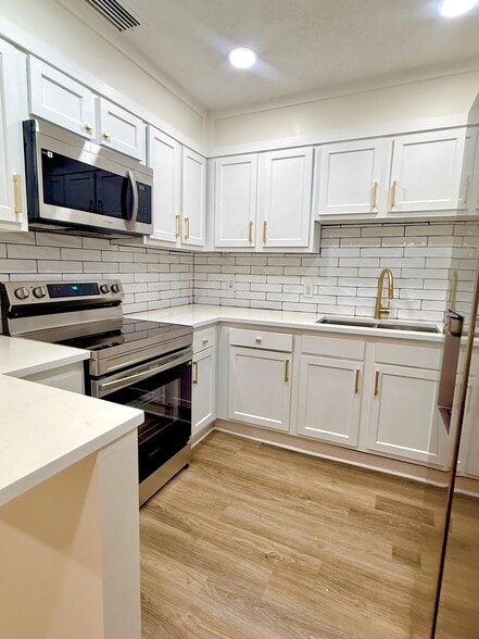 Building Photo - 4833 College St