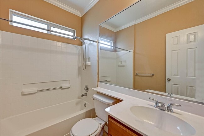 Building Photo - 7130 Pavilion Dr