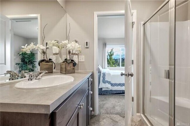 Building Photo - AVAILABLE NOW!! Sunrise TOWN HOME 2BDR 2.5...