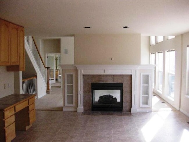 Building Photo - 2075 Rockhurst Blvd