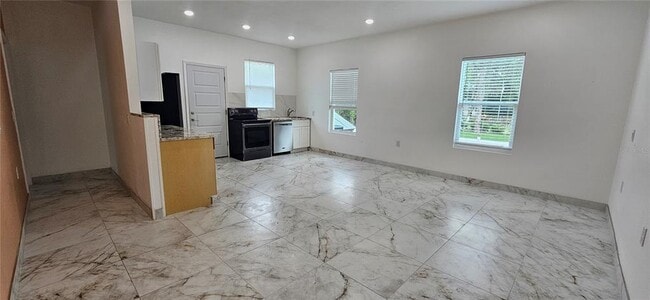 Building Photo - 528 Wideview Ave