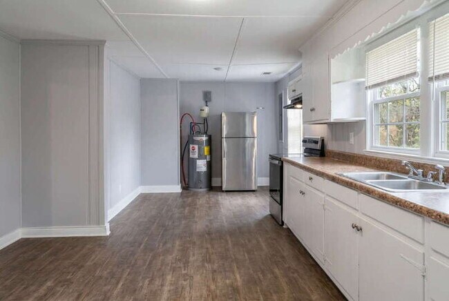 Building Photo - 431 Bussey Ave