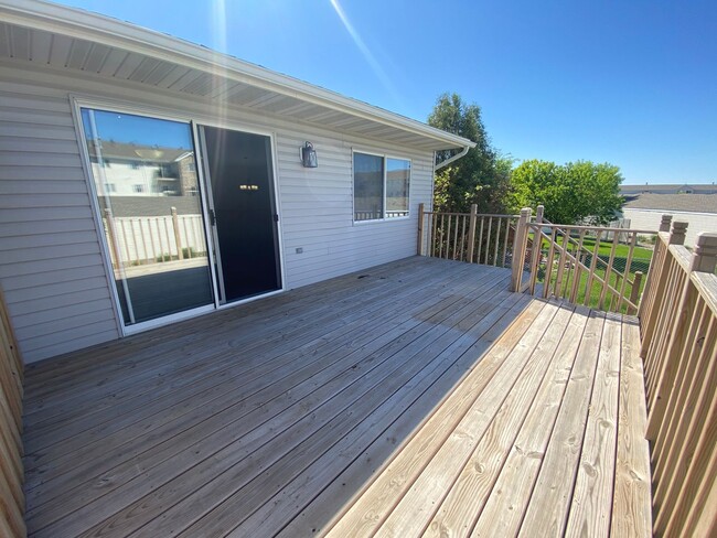 Building Photo - 3 Bedroom Townhome in South Fargo!!