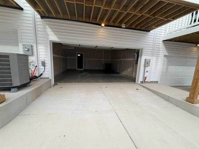 Building Photo - 15307 Sunray Aly