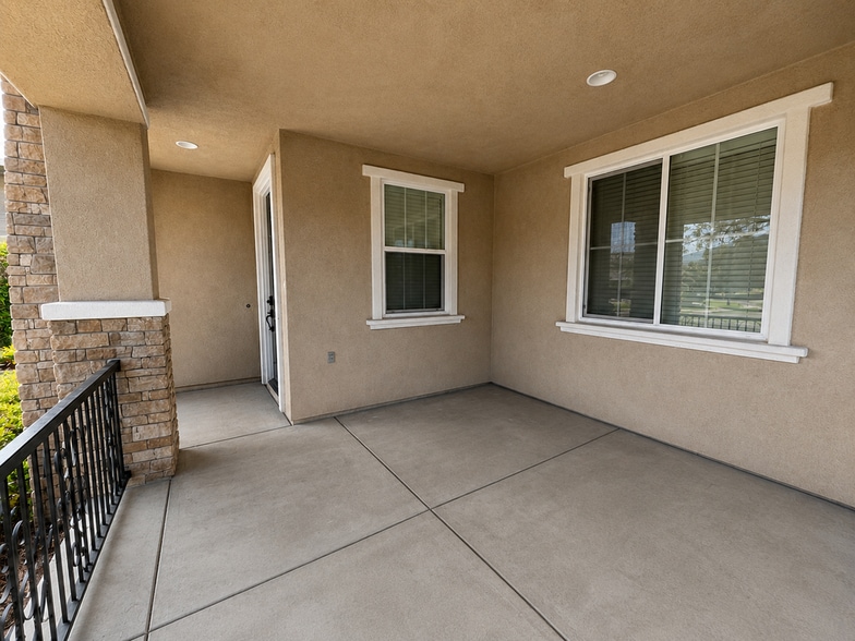 Building Photo - 46338 Durango Dr