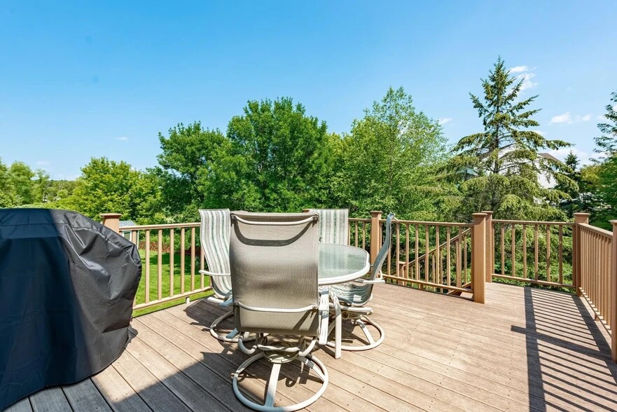 Back Deck - 9264 Peony Ln N