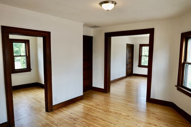 Building Photo - 2519 W Cherry St