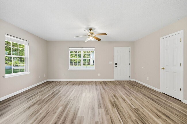 Building Photo - Welcome to Overbrook!