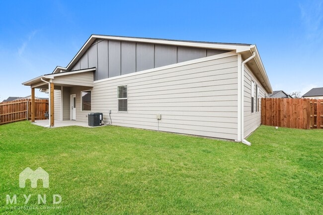 Building Photo - 5802 E Bristol Cir
