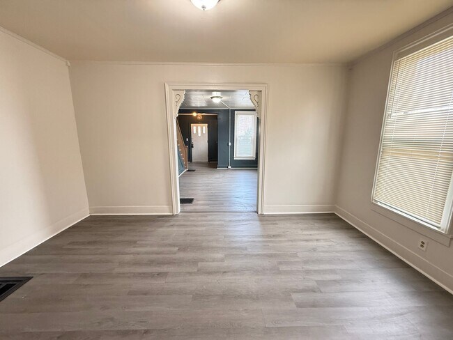 Building Photo - First St 313 w/Wesley St 346 W