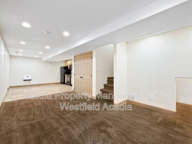 Building Photo - 25 E 2250 N