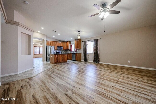 Building Photo - 3974 N Dead Wood Dr