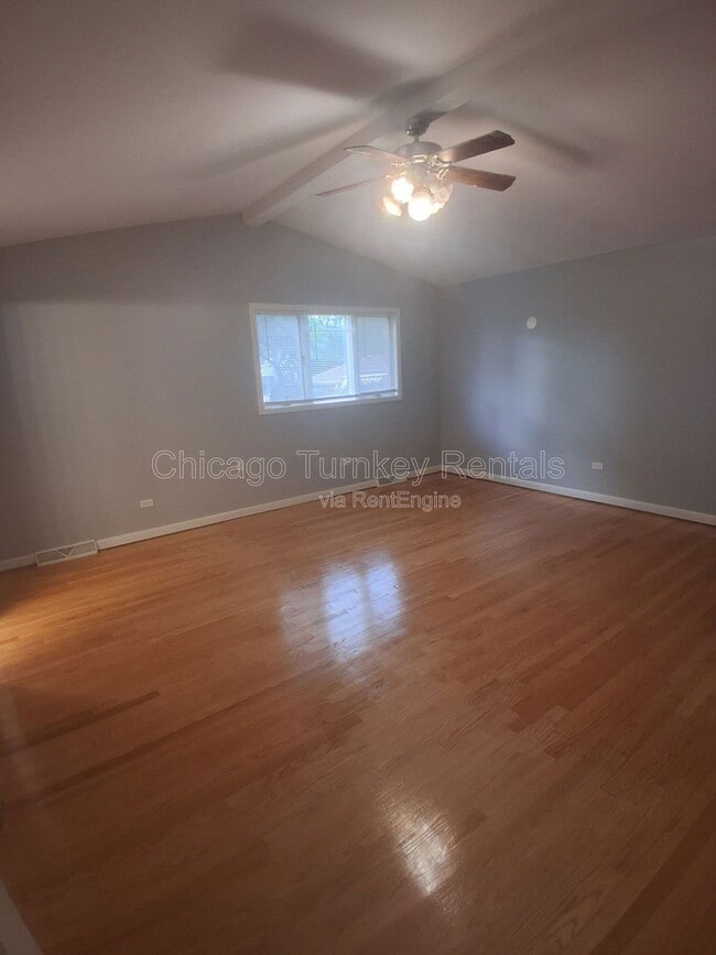 Building Photo - 1204 E 166th Pl