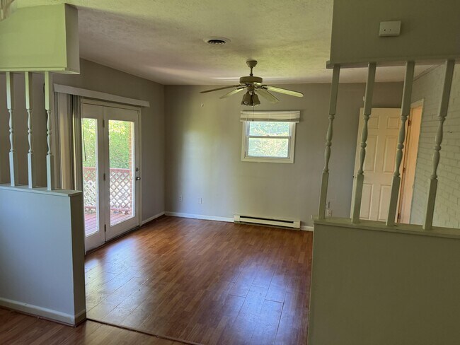 Building Photo - 1939 Bedinger Ct