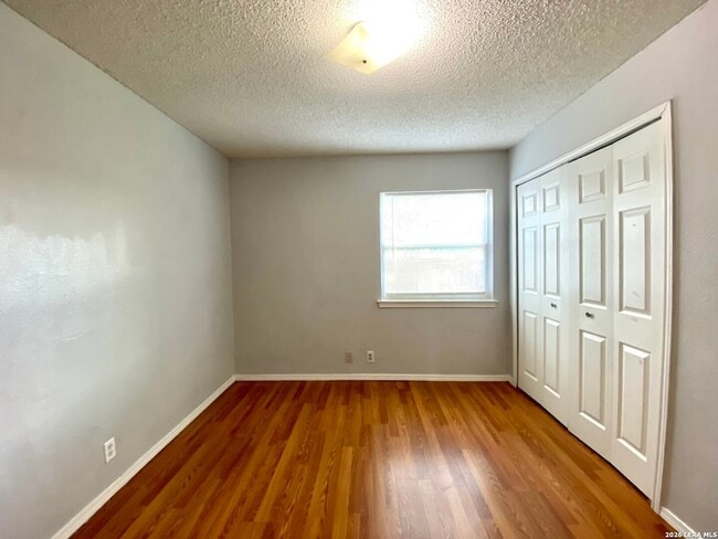 Building Photo - 5225 Meadow Field