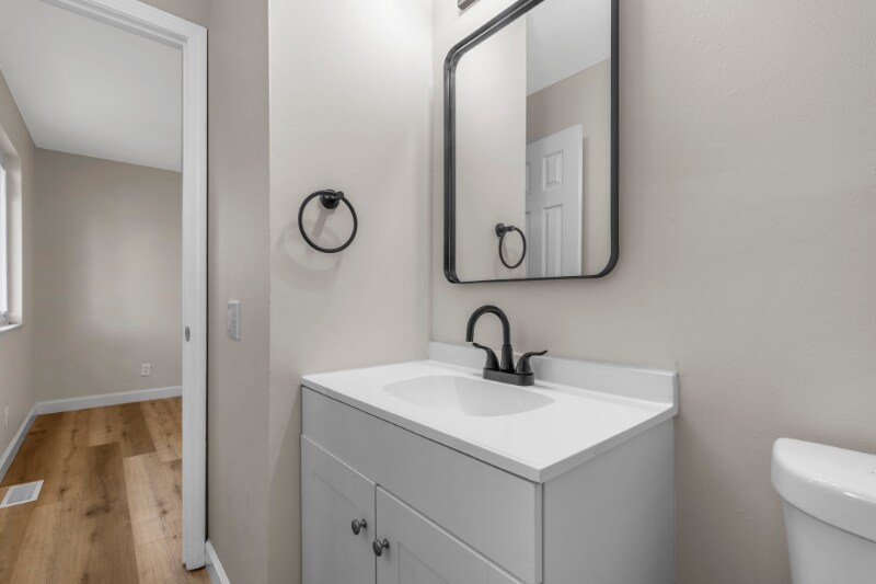 Building Photo - 2 Storkway Ct