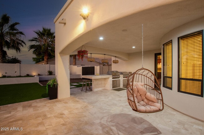 Building Photo - 2506 S 186th Dr