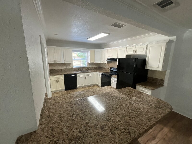 Building Photo - 12786 Hibiscus Rd