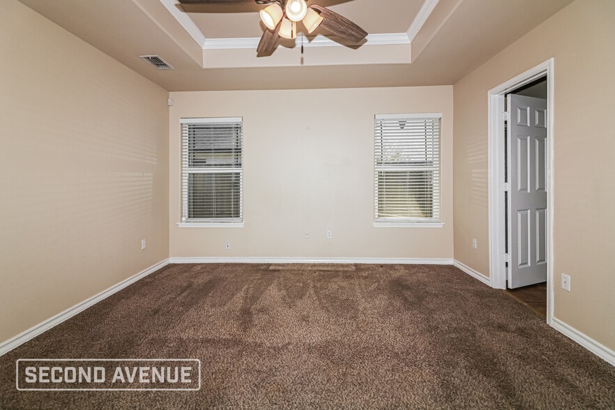 Building Photo - 6701 Newman Dr