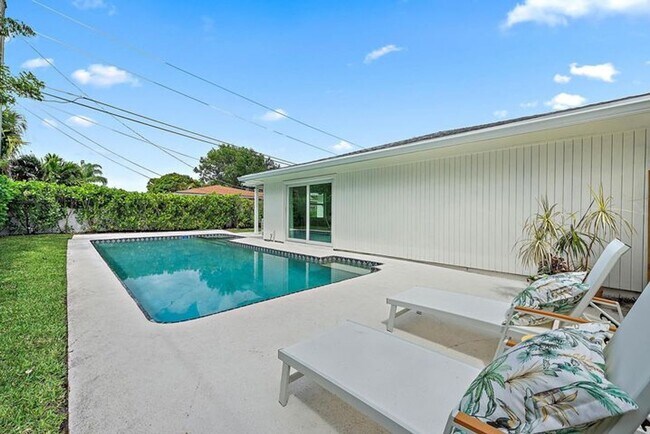 Building Photo - 1604 Seabrook Rd