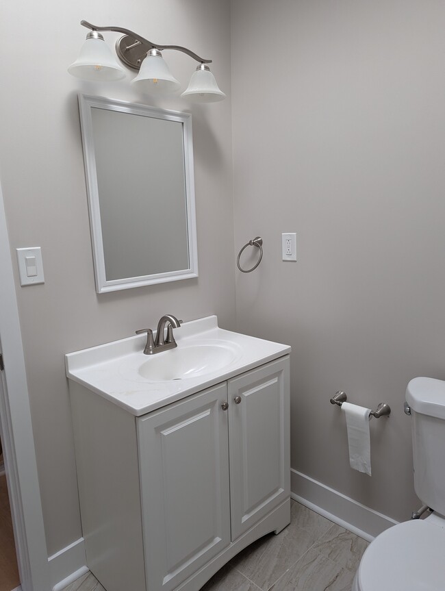 2nd floor bathroom - 872 Granite St