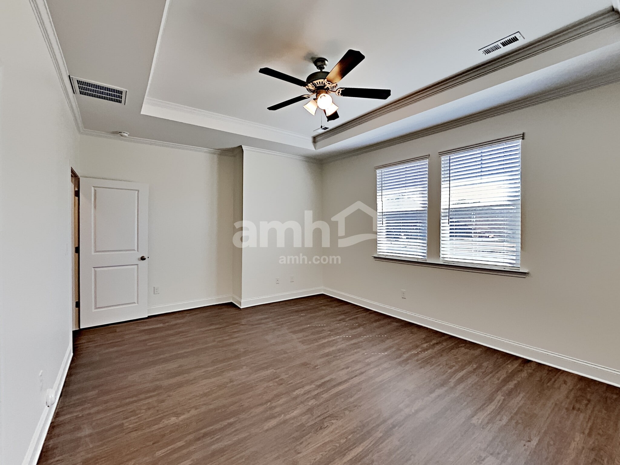 Building Photo - 215 Stowe Rd