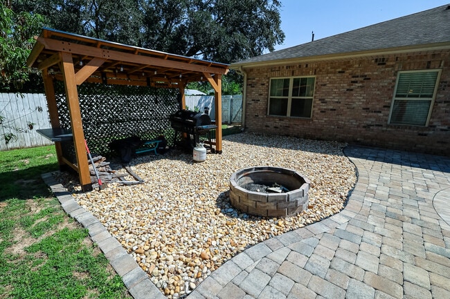 Building Photo - 9168 Military Trail