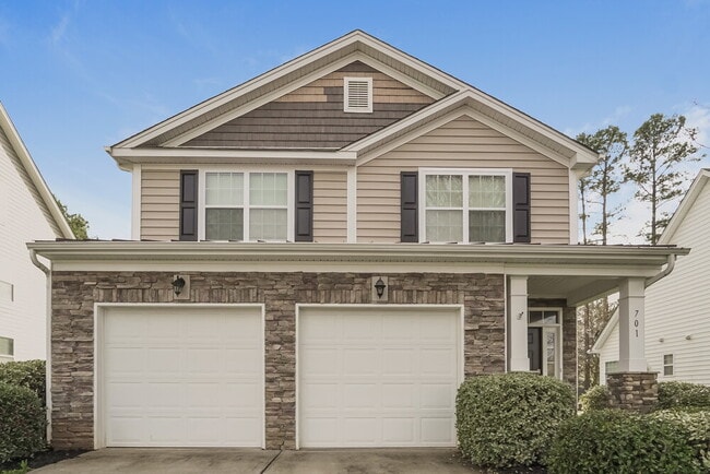 Building Photo - 701 Hicklin Dr