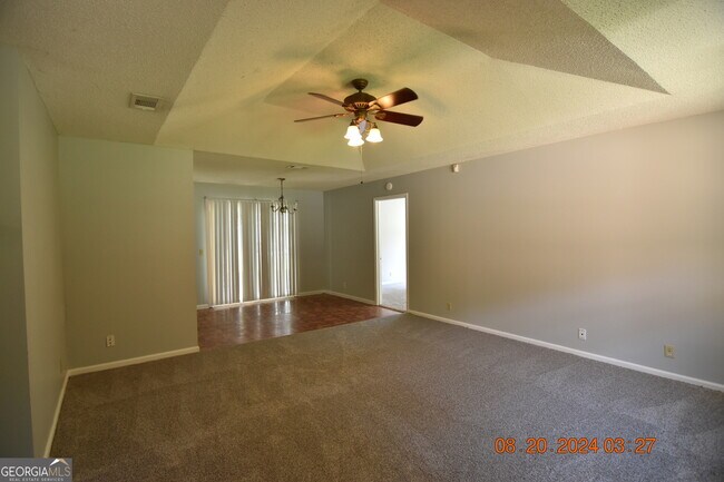 Building Photo - 145 Woodhaven Dr