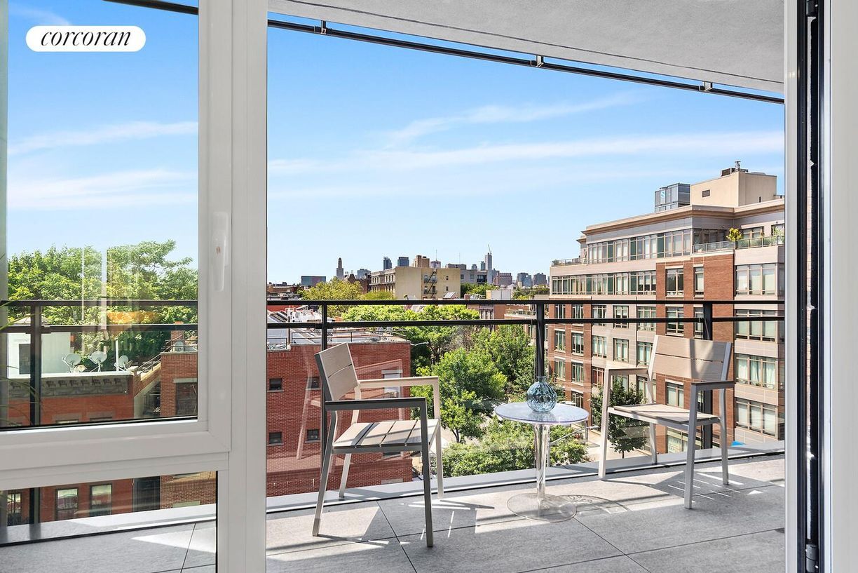 Building Photo - 322 Gates Ave