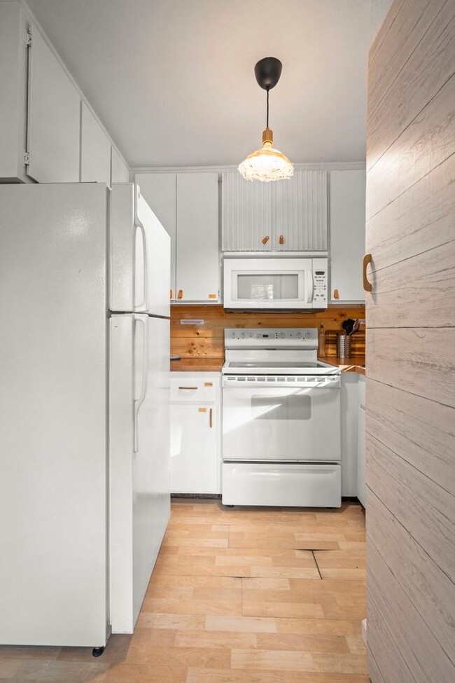 Building Photo - Nice condo near Heavenly available now!