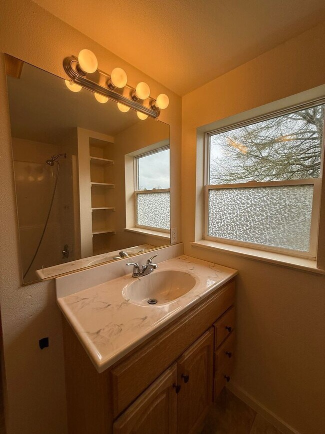 Building Photo - Updated Farm House