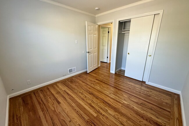Building Photo - Beautifully Remodeled 4-Bedroom Home with Bonus Family Room & Large Private Yard in South San Fra...