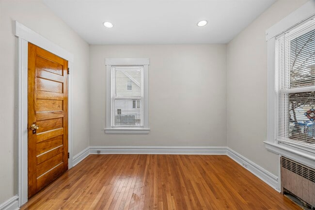 Building Photo - 287 Hornblower Ave