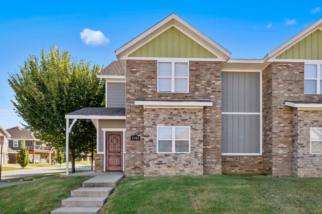 Building Photo - 1342 N Sicily Ln