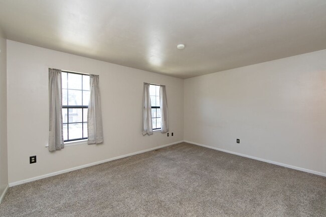 Building Photo - 118 Allens Ln
