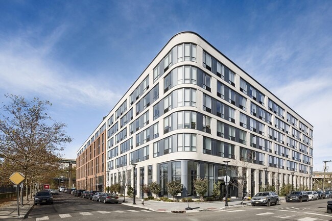 Primary Photo - 372 9th St