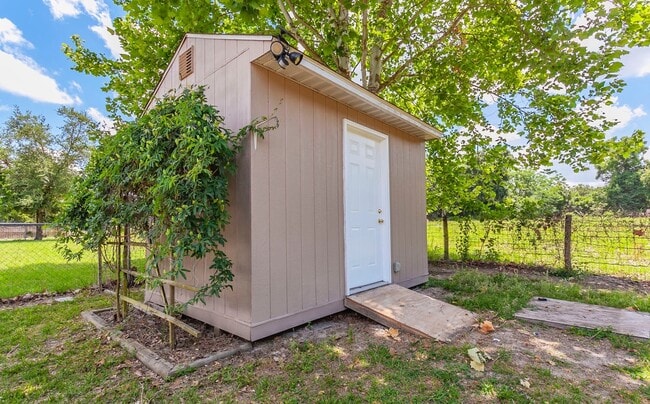 Building Photo - 1504 Meadow St