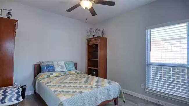 Building Photo - 13829 Laffite Dr