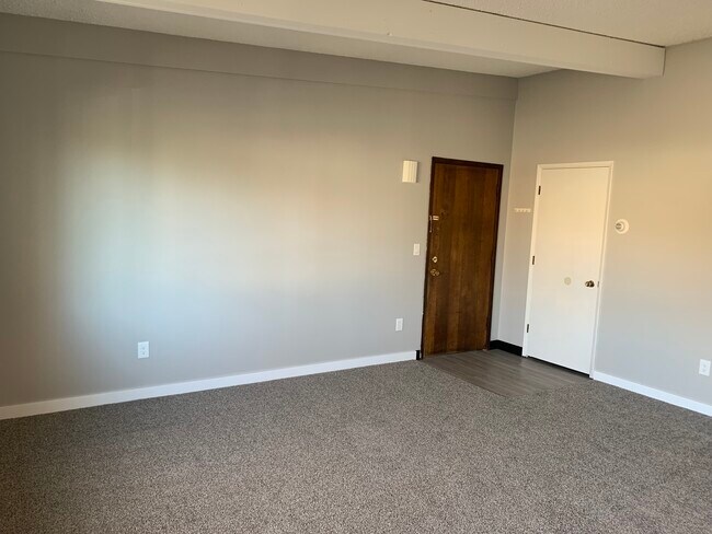 Building Photo - 2312 Roosevelt Dr