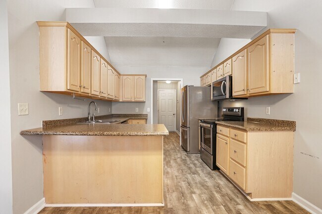 Building Photo - 204 Birch Dr