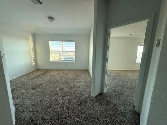 Building Photo - 8109 Copper Prairie Bend