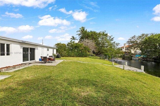 Building Photo - 10750 SW 43rd Ln