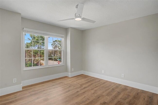 Building Photo - 11462 Commercial St