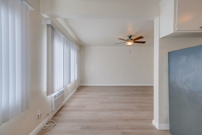 Interior Photo - 6307 - 6311 8th Ave