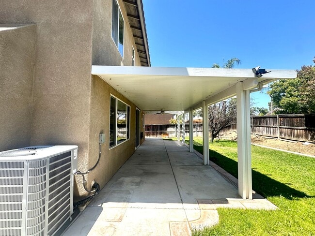 Building Photo - Beautiful Winchester 4-Bedroom  Home!